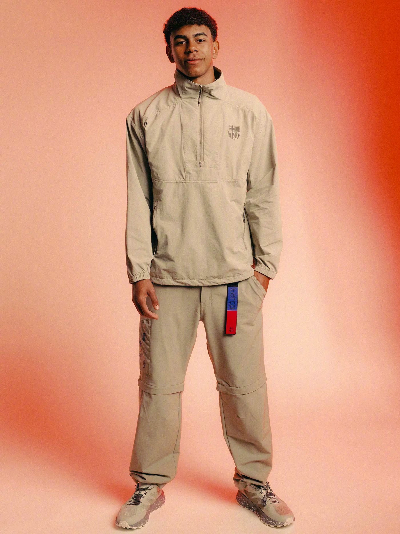 亚马尔为巴萨新赛季T恤和外套拍摄宣传片#巴萨# ​​​