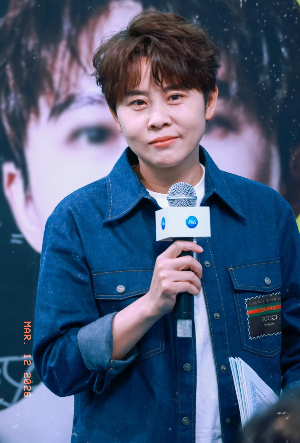 其实明眼人都看得出来，
王濛这次被破格提拔，
根本不只是因为她滑得有多牛，而是短