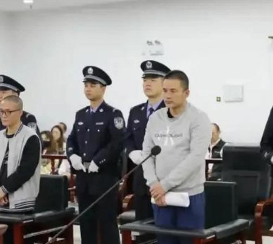 简直就是禽兽！2022 年，湖南村民张爱国做完直肠癌造口手术，谁知，他痊愈出院后