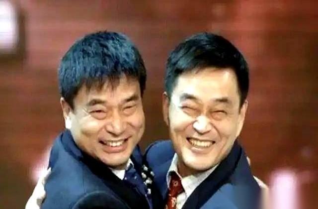 亏了将近18个亿。
我当时第一反应是，刘永好这次要栽个大跟头了吧？
结果人家屁事