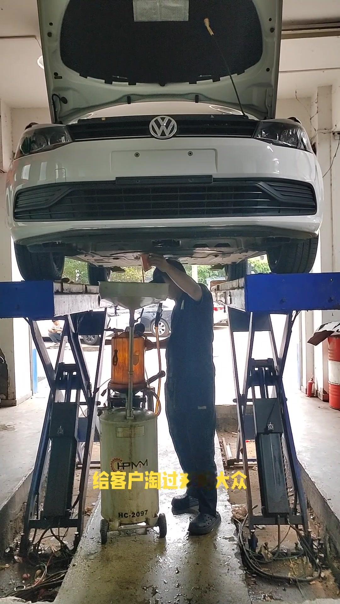 3000块淘的代步车，整备完开着太爽了！
🚗刚收到客户的大众Polo，先做个全