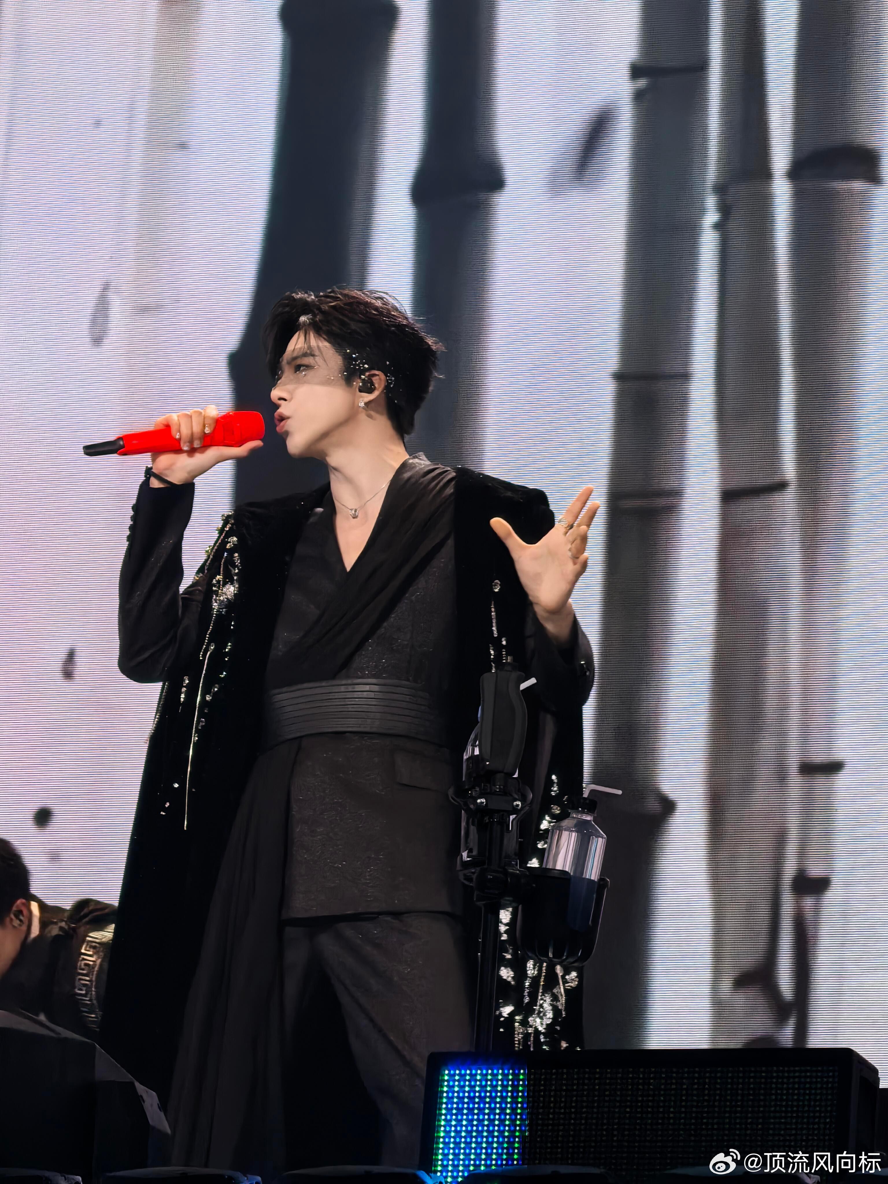 刘宇宁怼不过的女人出现了本以为是个普通点歌环节，却演变成刘宇宁与粉丝的脑力对决，