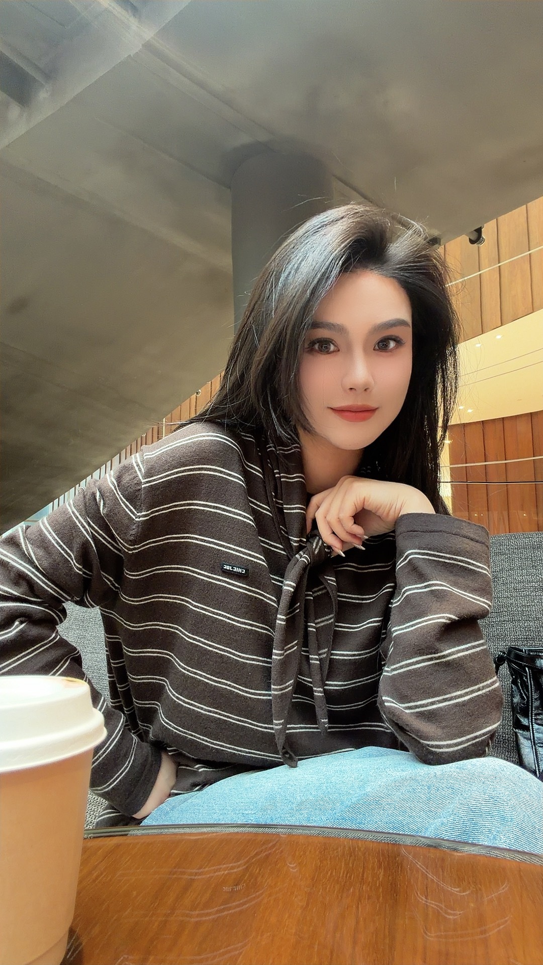 mia～mia～‘mia～等我姐妹去吃饭