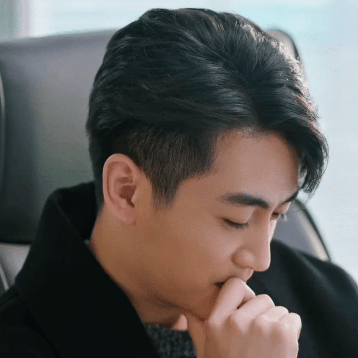 陈晓杨光  cx  陈晓  甜宝光光，边看边笑～[抱一抱]巨甜