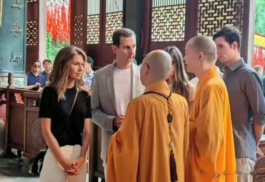 阿萨德想通了，重操旧业！

流亡俄罗斯的巴沙尔正在享受平静的生活，不问政事，丢掉