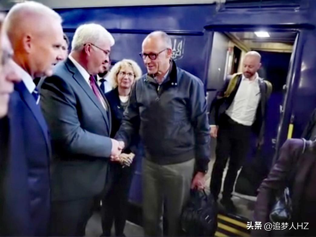 默茨突访基辅，一句话暴露出德国战略宣誓，将乌克兰防务与德国安全直接挂钩，也可以理