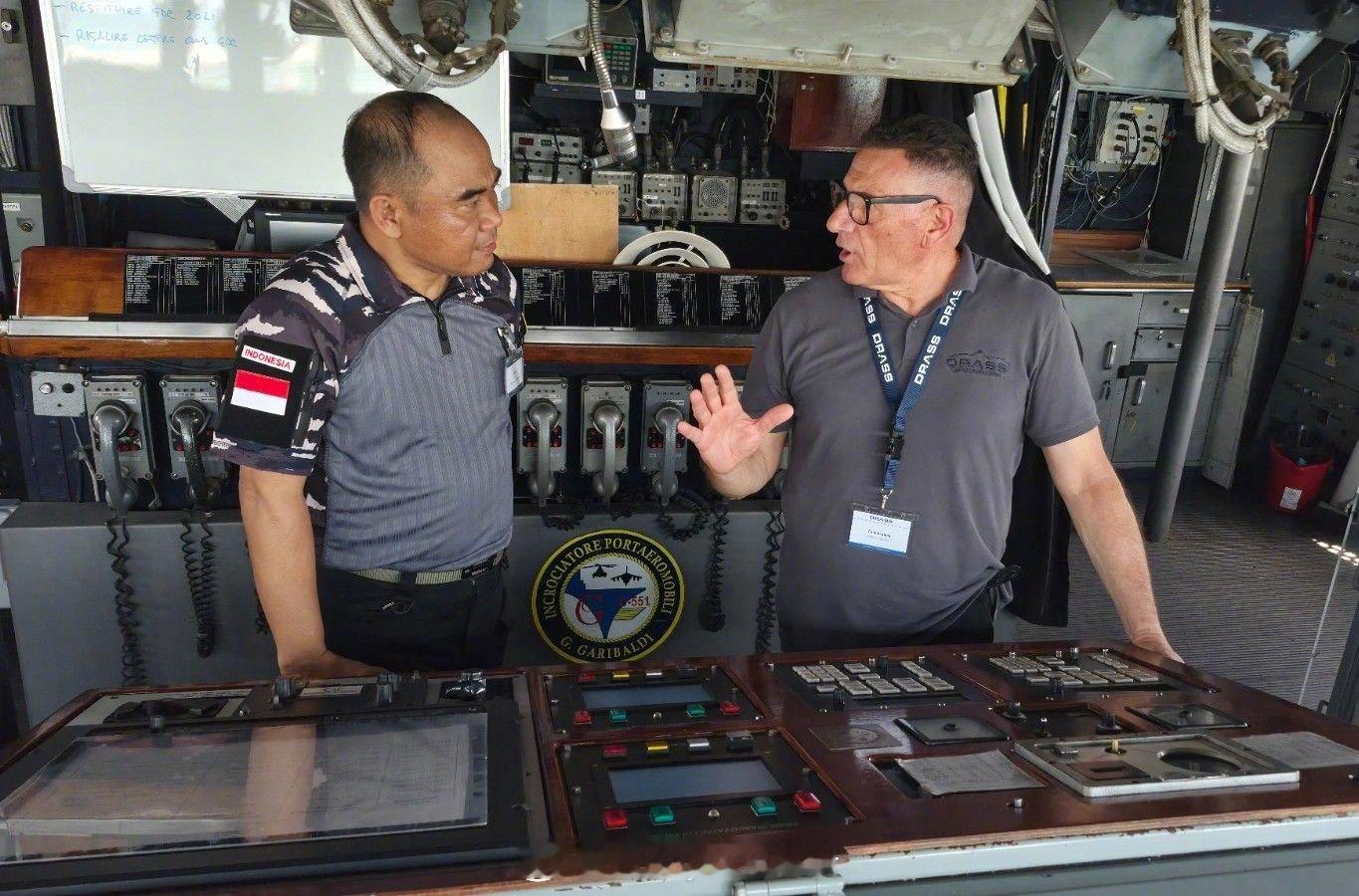 兵器影像 意大利海军航母朱塞佩·加里波第号正式移交给印尼海军 并更名为斯里维加亚