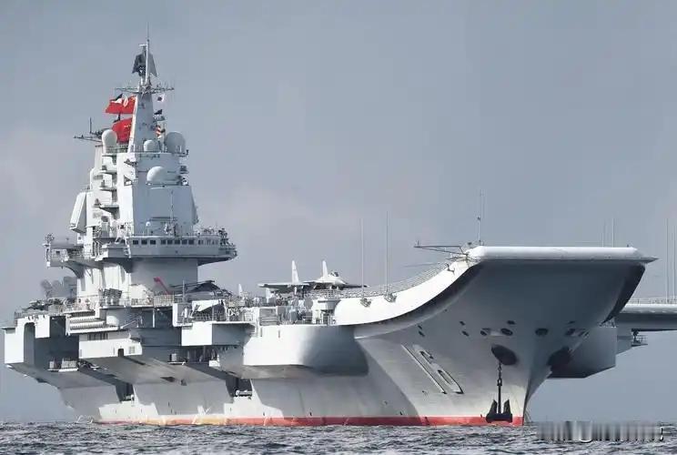 美媒：中国建造全球最大航母，12万吨核动力，可上舰100架歼35

麻烦看官老爷