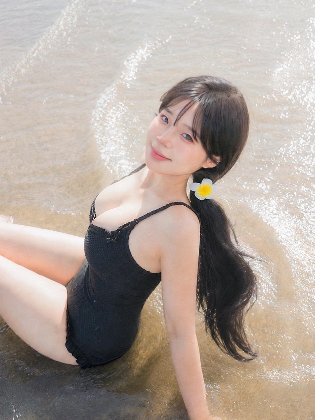 海边午后，收集一份夏日海风记忆。户外海滩人像记录，把夏日的海风与浪花定...