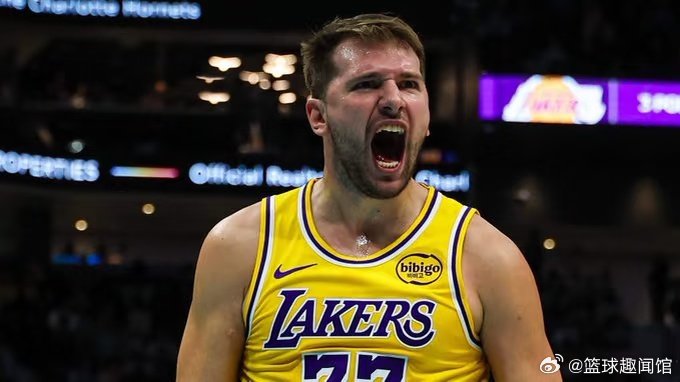 08月12日讯，湖人媒体Sleeper Lakers晒出一个讨论与球迷分享：这是