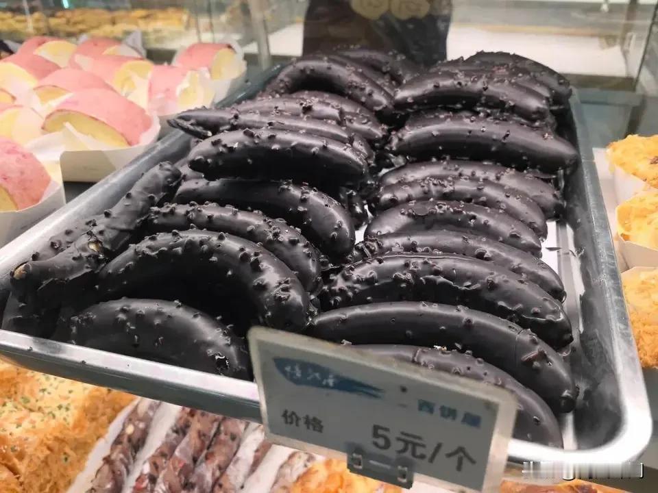 谁能想到，大学食堂一款甜品，凭实力靠颜值火出了圈！
 
最近有学生晒出食堂的巧克