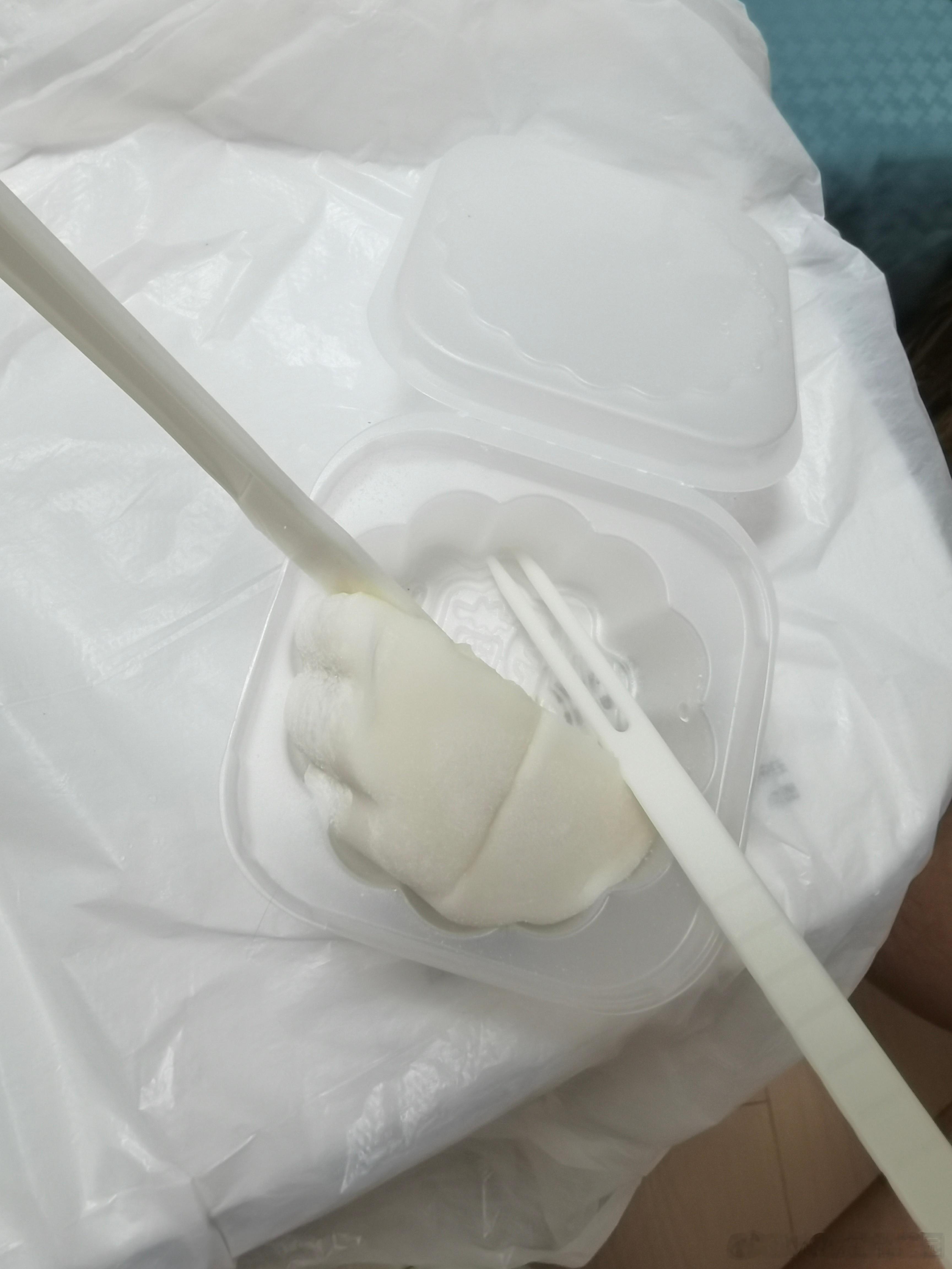 中秋节快到了，程总知道我不喜欢吃月饼然后他买了榴莲月饼，当下真的很想叨叨他[do