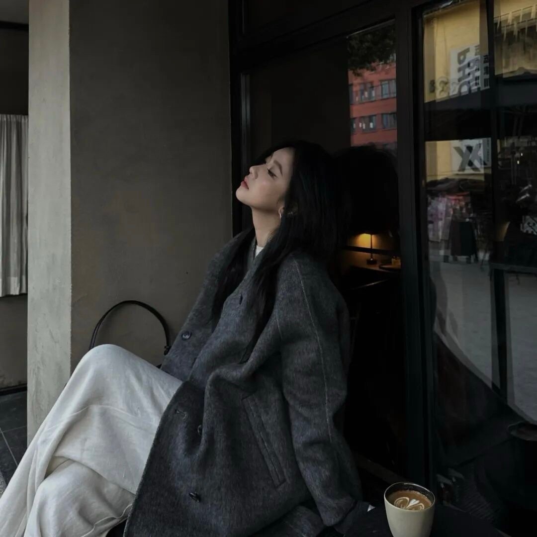 有时候不得不承认 人在经历了一些事情后就悄悄的换了一种性格 告别了从前的自己 再