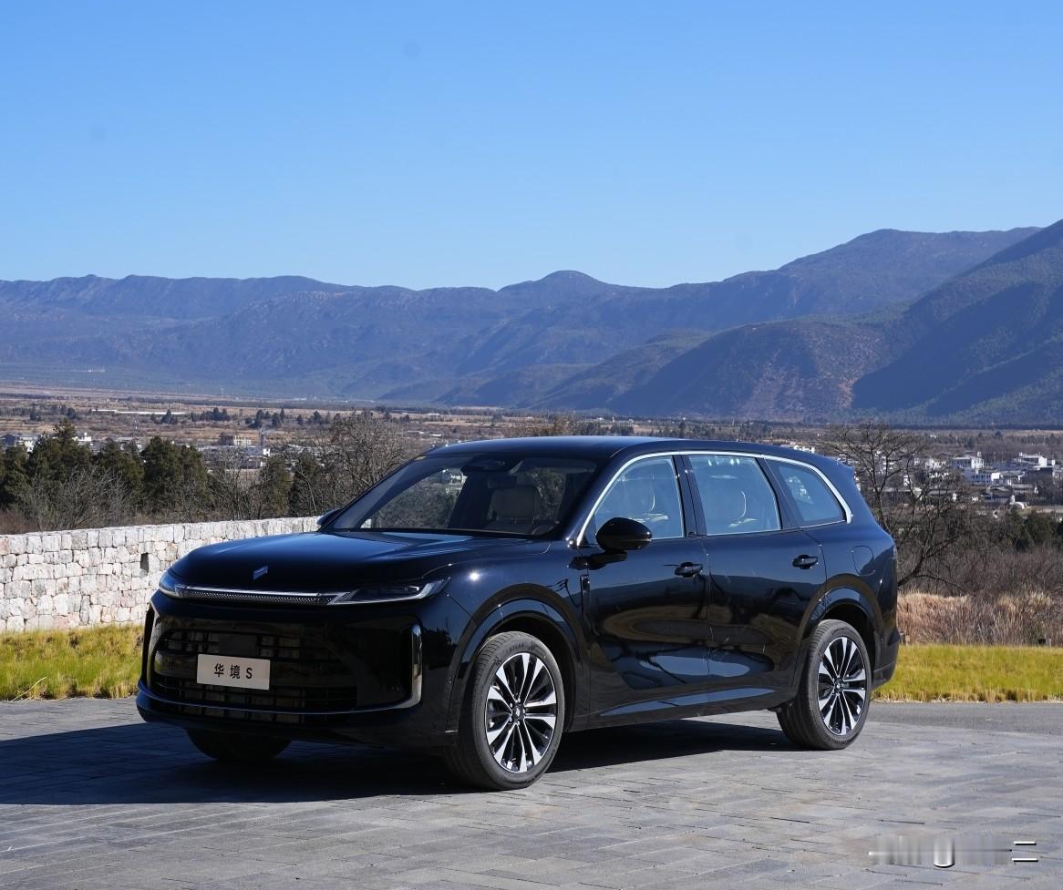 华境S全球首秀直接炸场！这款全尺寸SUV，把华为乾崑顶尖技术做成全系标配，智驾、