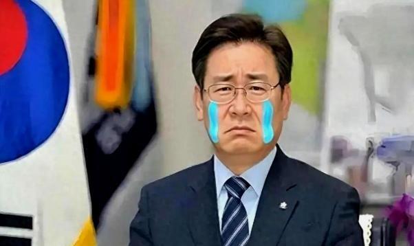 李在明把顺序倒过来，先去东京再去华盛顿，就是告诉国内选民：我不靠东大也能活。李在