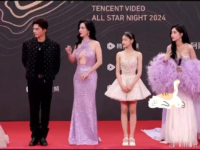 张萌礼服  张萌[超话]  我萌姐身材好好！想穿啥就穿啥，那咋了[哇]果然紫色最