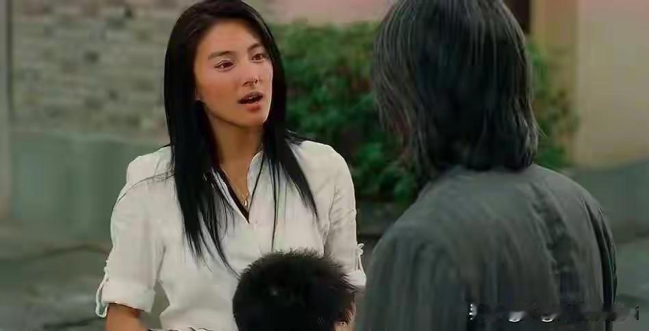 张雨绮针对和星爷解约，主持人问，你们后来是没有诉诸法律解约的吗？她说，全部走了法