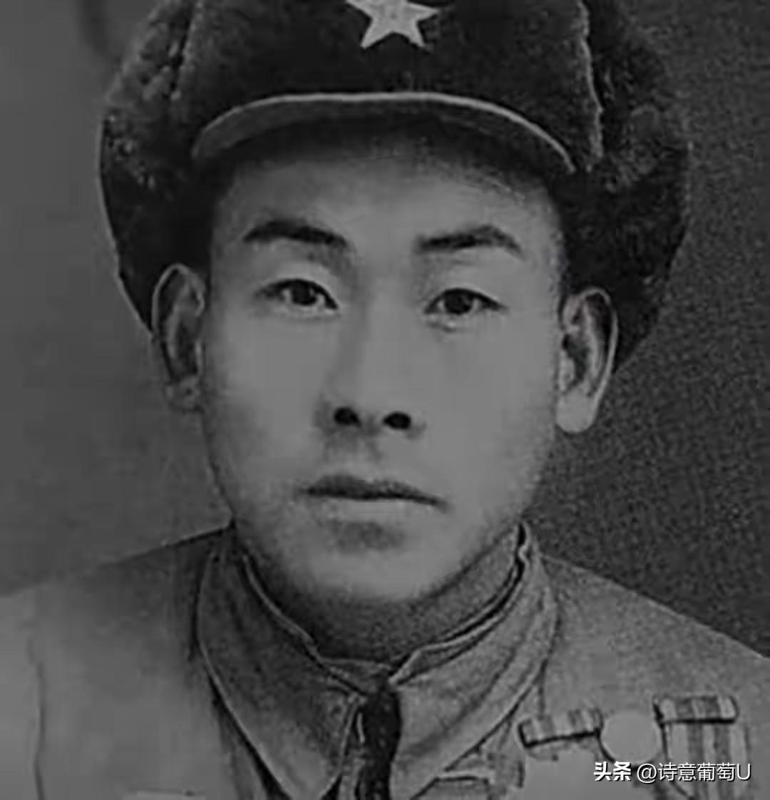 18列军列一路疾驰而过，他用尽全力用血肉之躯死死顶住扳手！七窍都渗着血，却硬是像