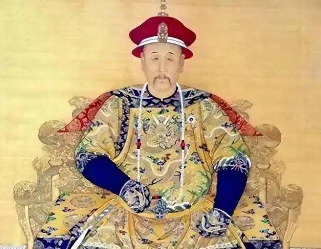 清朝初期，康熙皇帝为了让天下人心服口服，直接改了汉人的“龙脉”。

康熙皇帝曾经