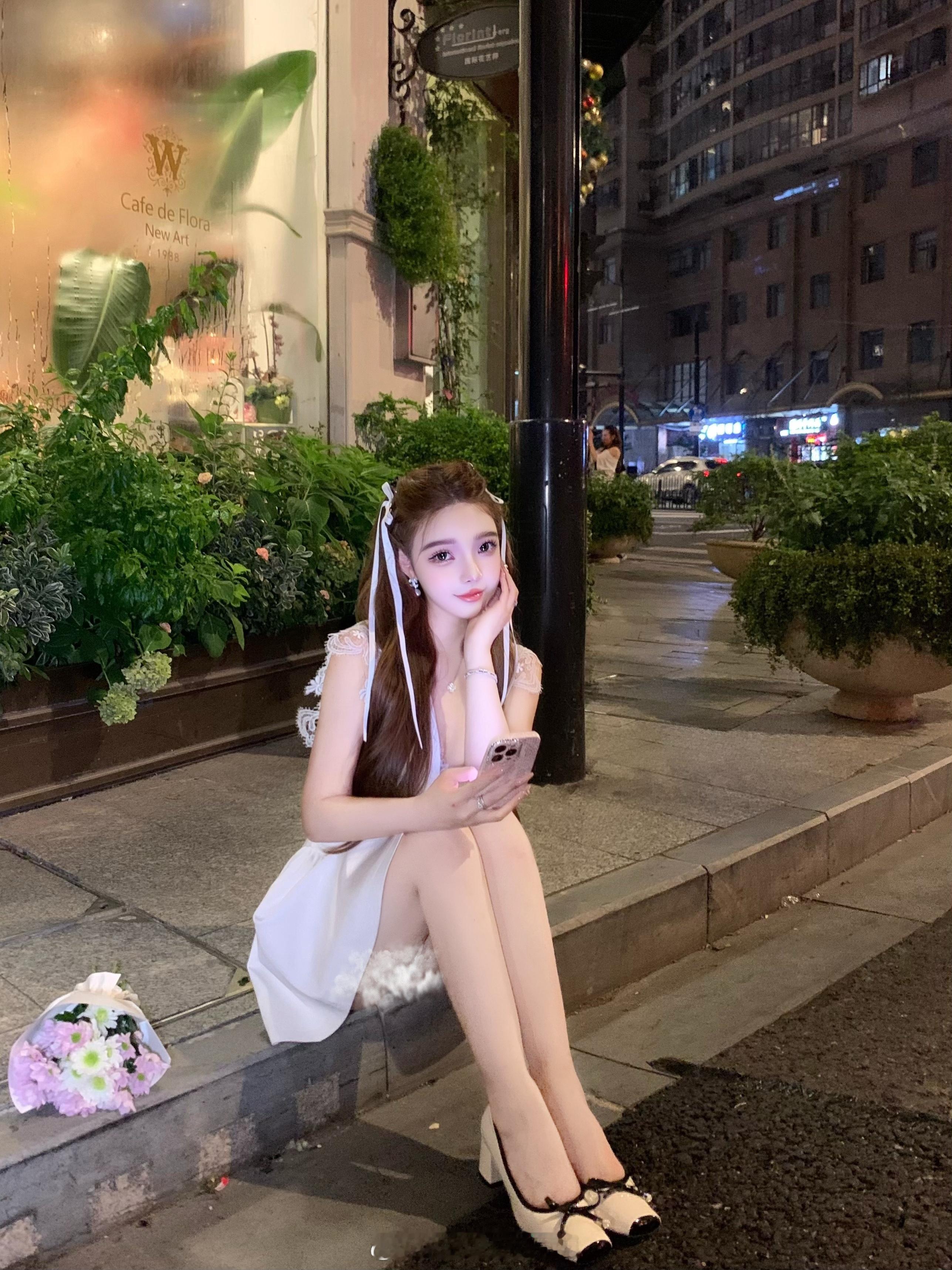 傍晚的花店💐ootd夏日穿搭潮流主理人 ​​​