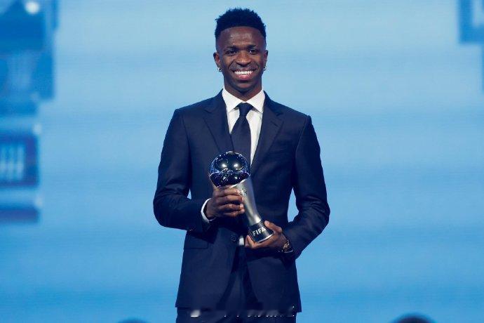 威尼修斯当选世界足球先生  FIFA年度颁奖典礼 每当有人获奖，总会有另外一些人