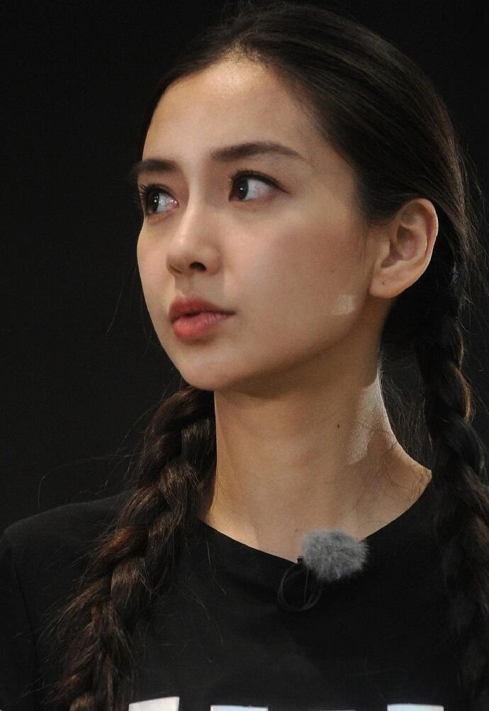 原来Angelababy录跑男真的不化妆啊

天资真的是个很残忍的东西……bab