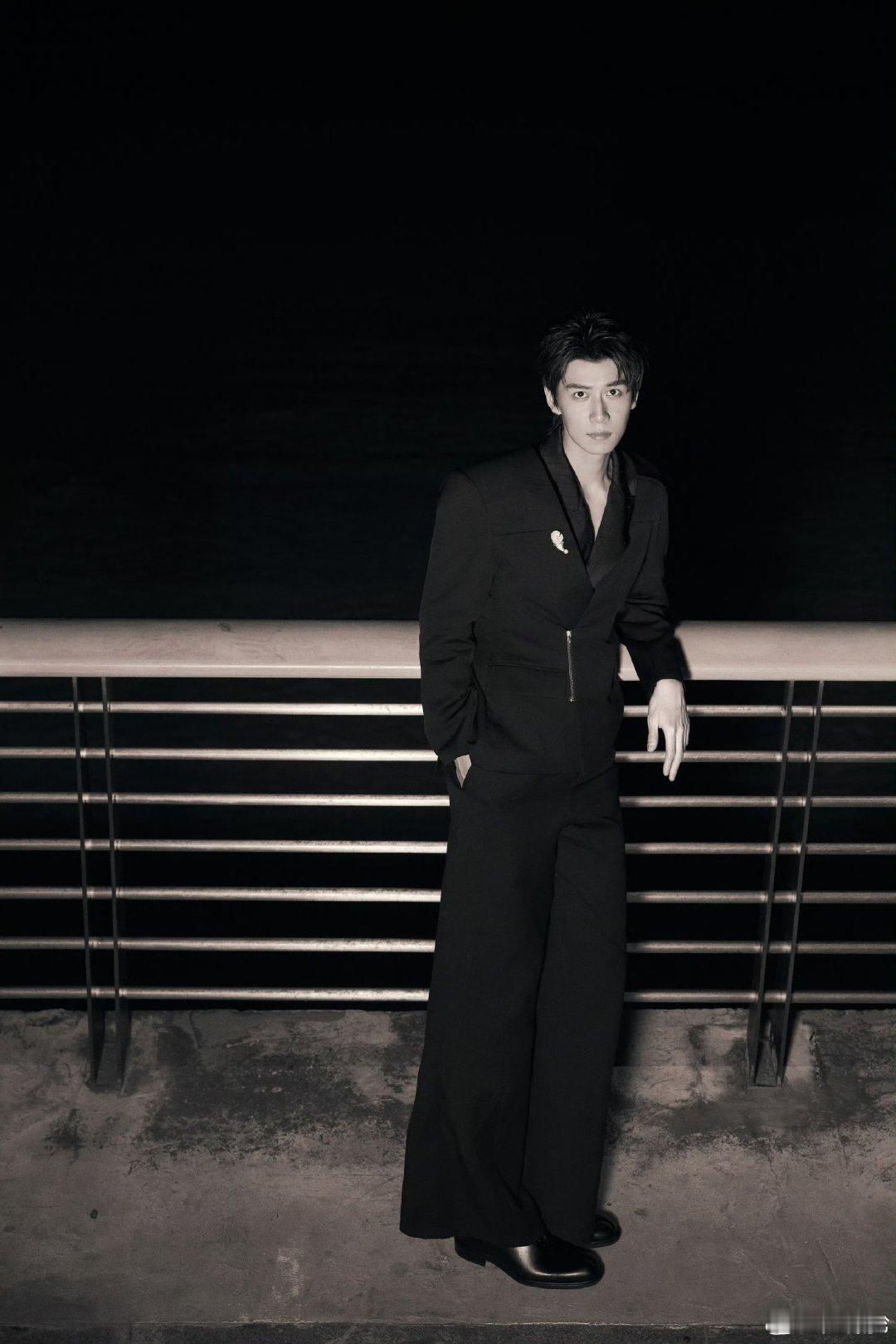 任宥纶在星光大赏过夏天 任宥纶首次参加星光大赏 清爽少年闪耀星光！任宥纶首次红毯