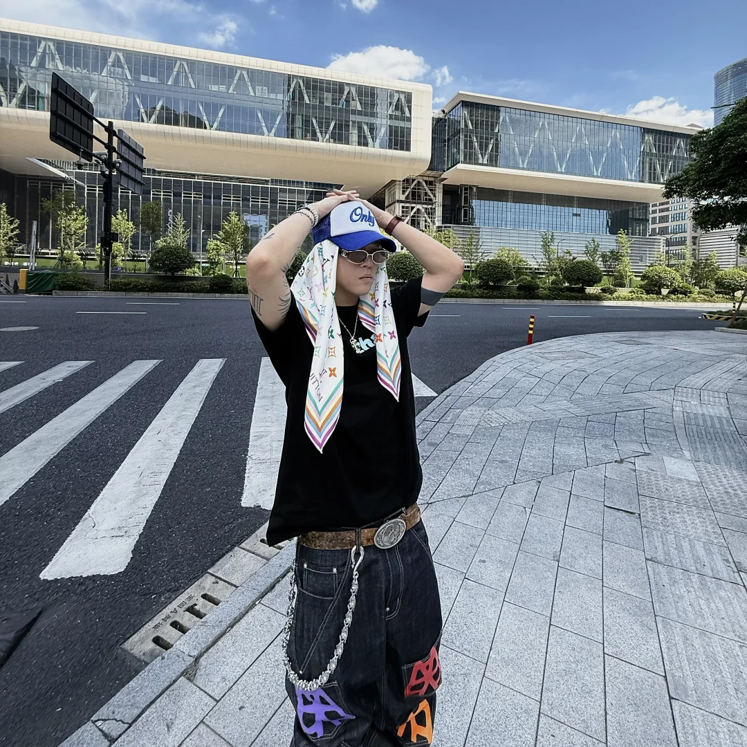 穿Gali的品牌不🉐配一双adidas吗？