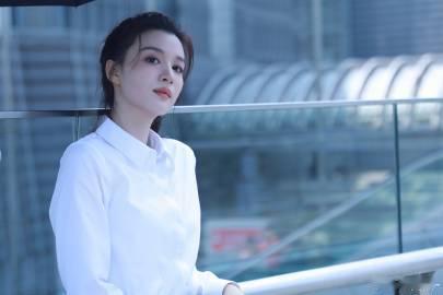 王楚然 高挑身材搭配匀称比例，腰细腿长线条流畅，没有单薄的骨感，是饱满舒展的美人
