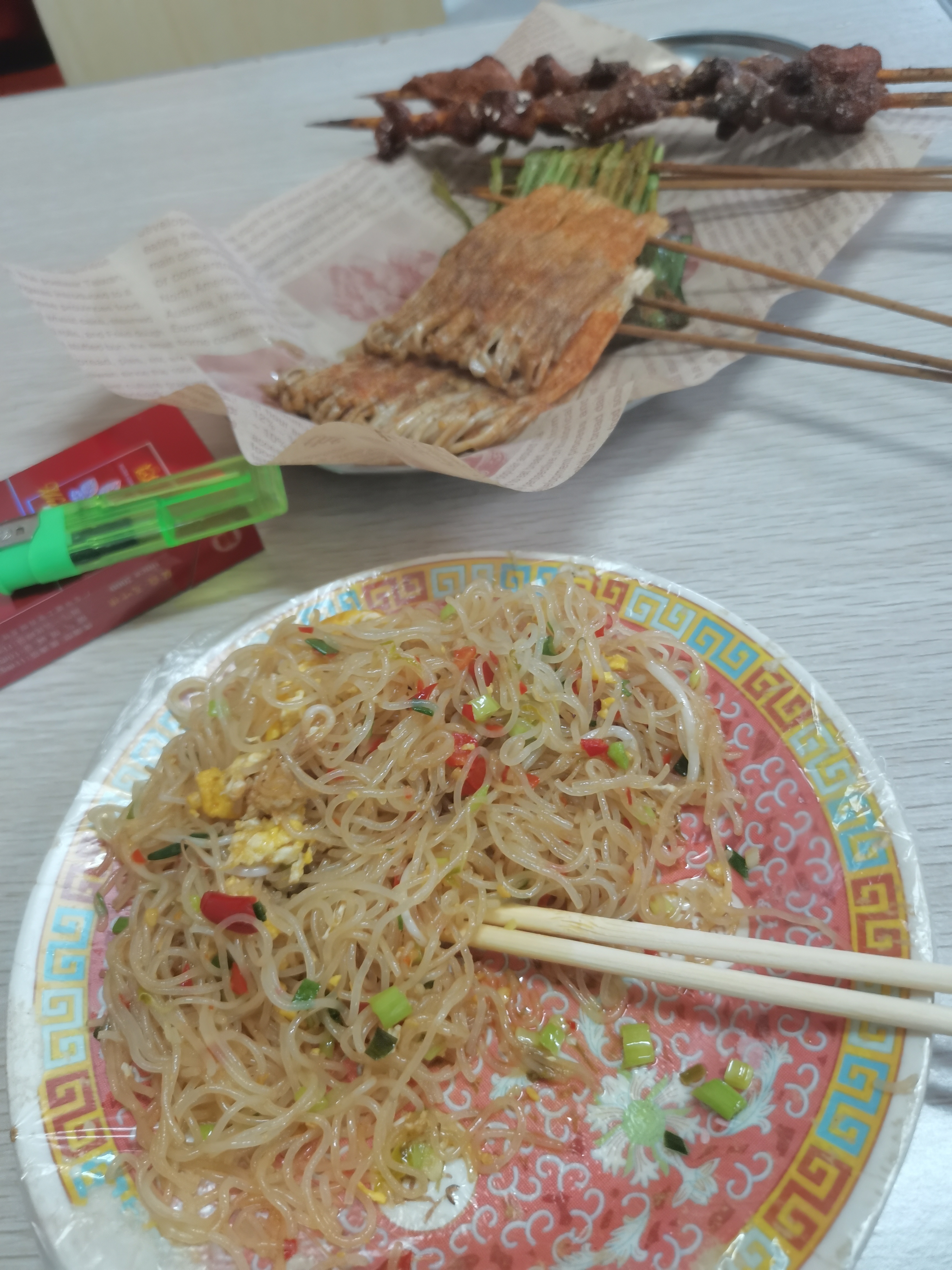 生活不如意，连看素材和分析素材都不想搞；老板你这里还招人么。