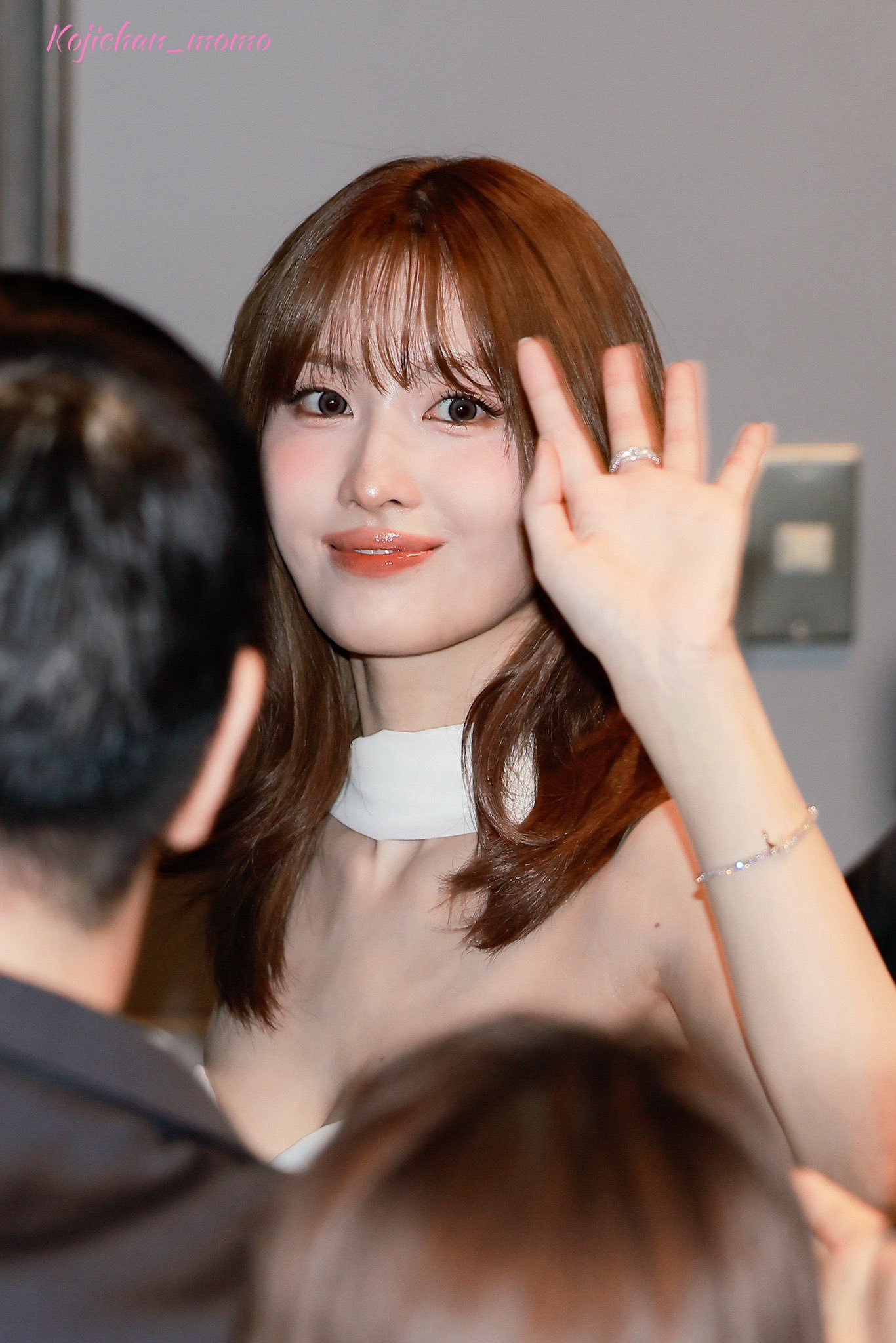 Momo平井桃🍑平井桃MiuMiu大使 260721 推更新refa活动下班 