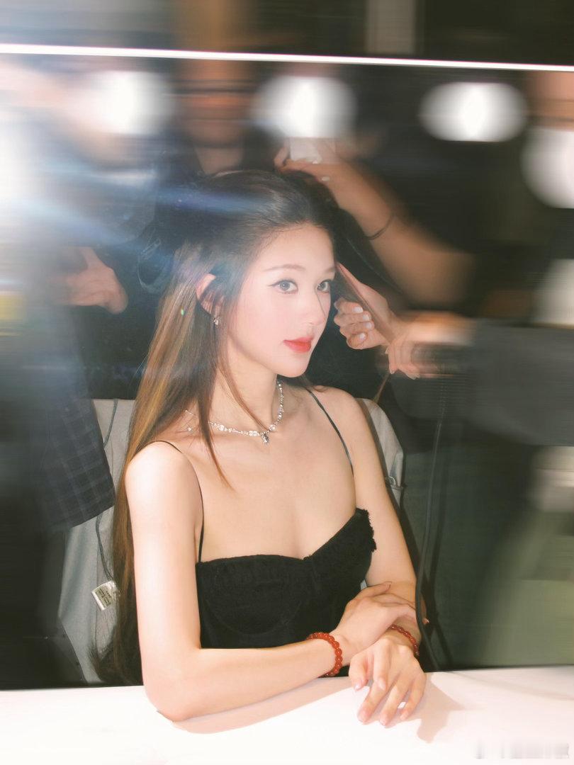 如果甜酷也是一种天赋💭 这么纯粹的美图往左滑还有5张