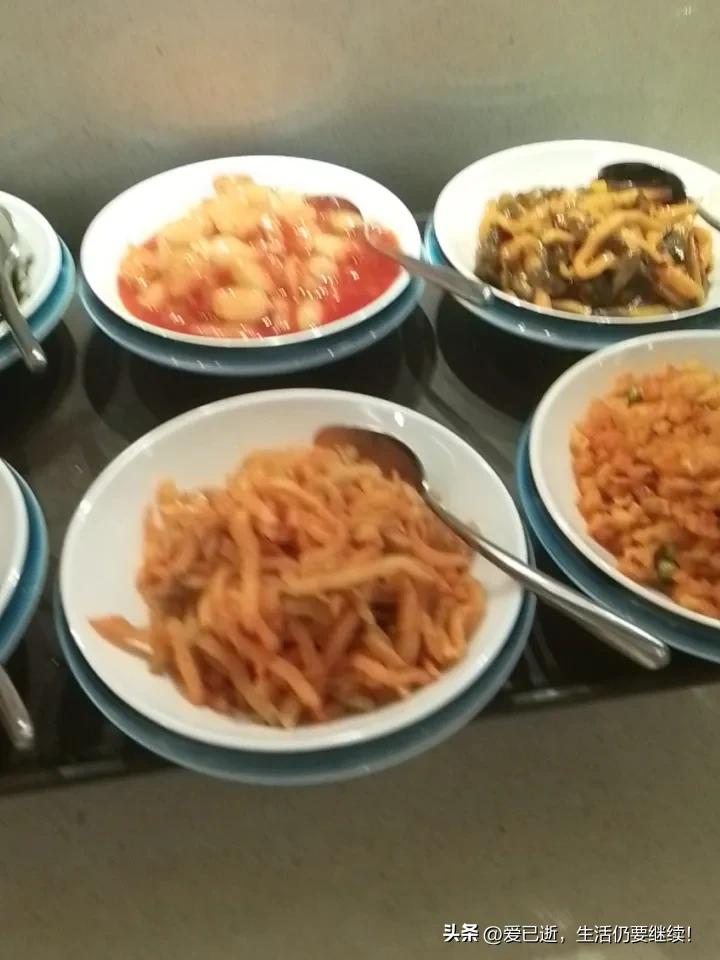 云南小吃为什么只有过桥米线出名其实云南小除了过桥米线有烤土豆、烧豆腐、凉拌水等很