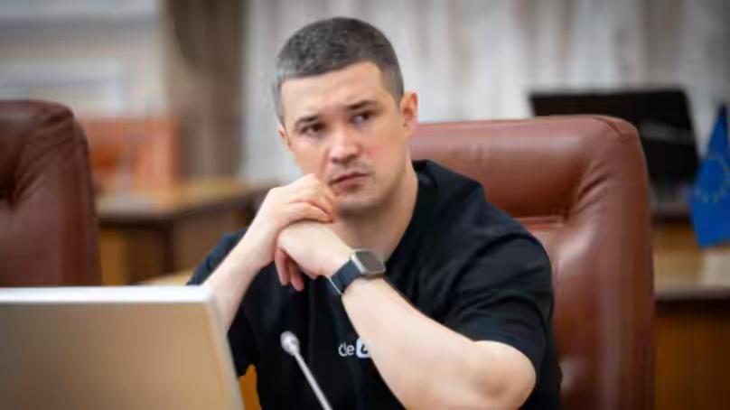 乌防长：俄目标是摧毁能源系统，让人陷入黑暗，但乌克兰挺过来了。

4月15日，乌