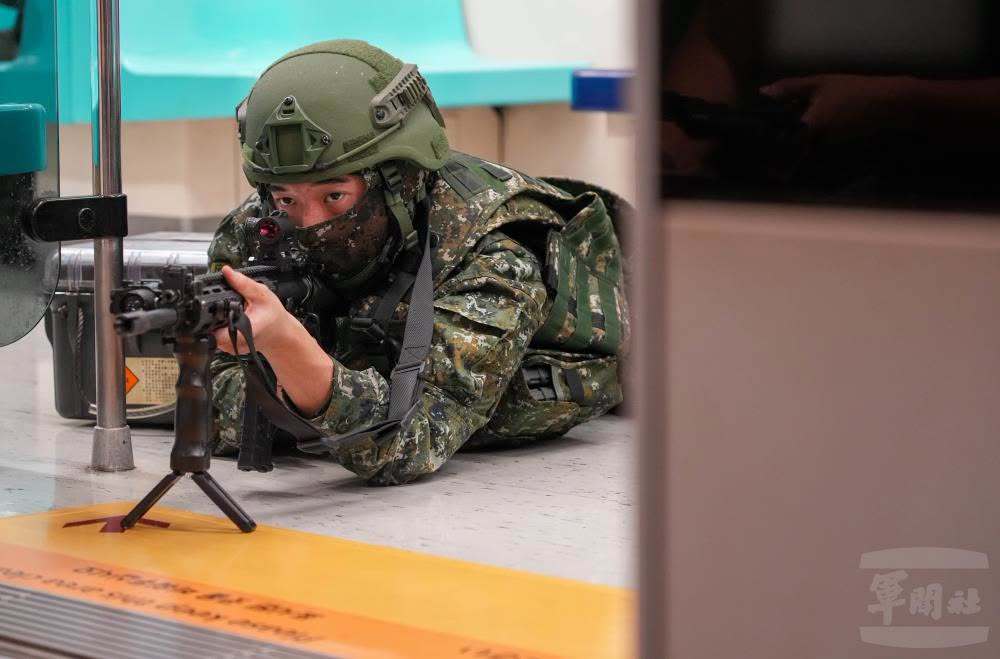 🐸伪“宪兵第202指挥部” 演练通过地铁转运兵力和物资