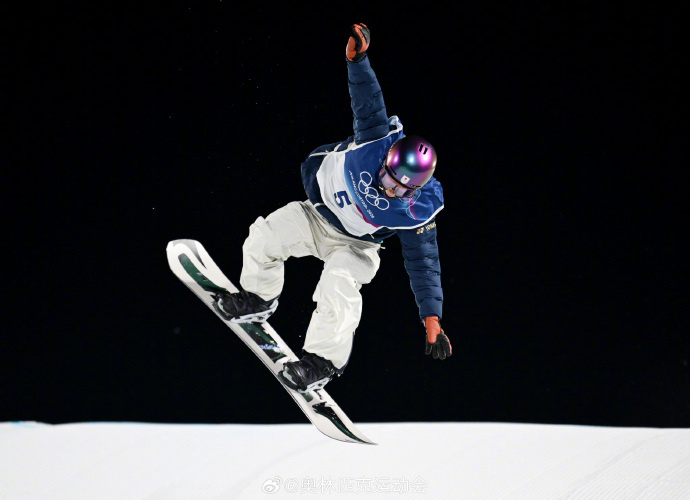 #进决赛的苏翊鸣将迎更大挑战#【快评丨苏翊鸣决赛堪比“神仙打架”，挑战自我就是赢