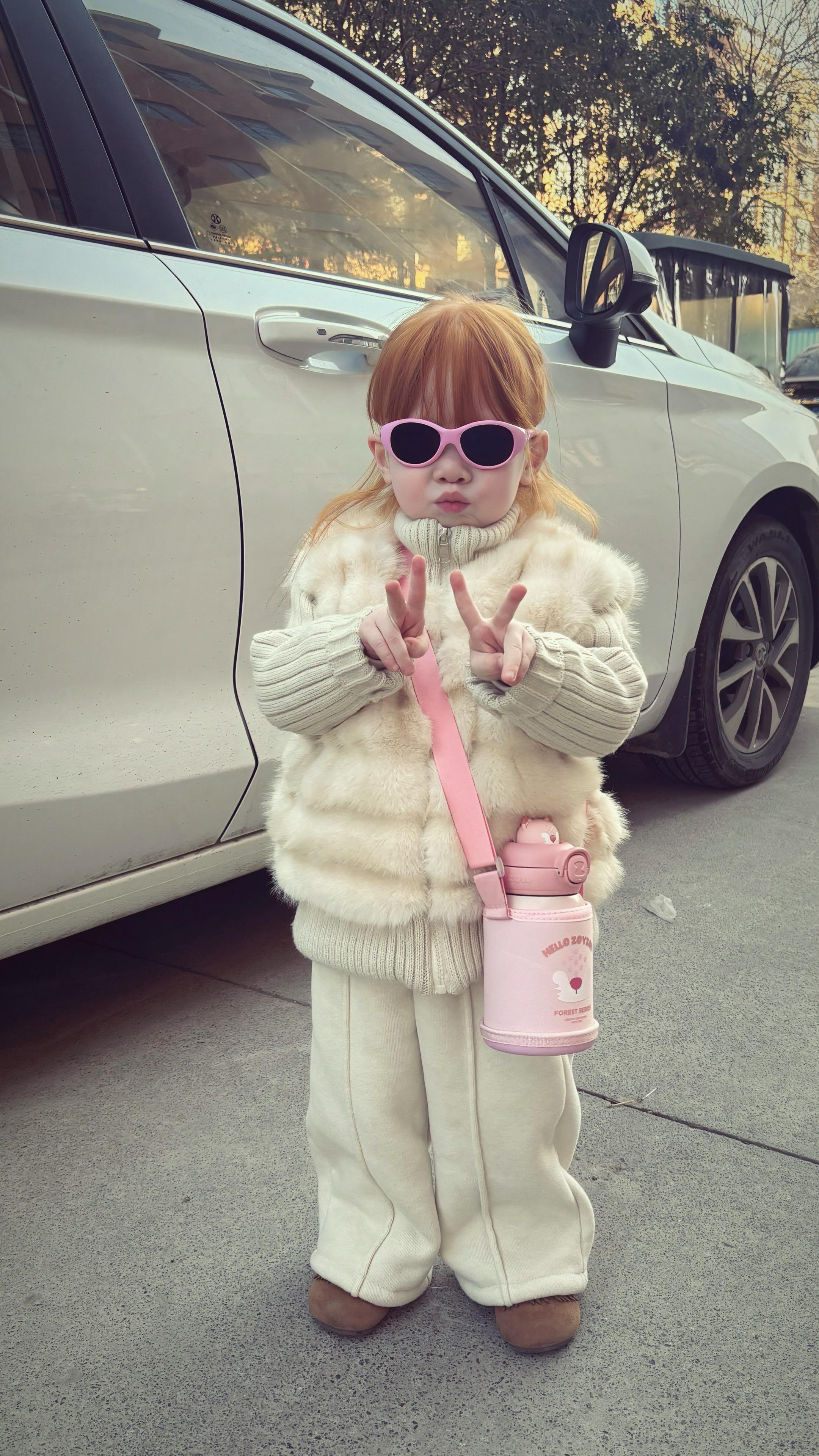 今天是贵里贵气的雪球。