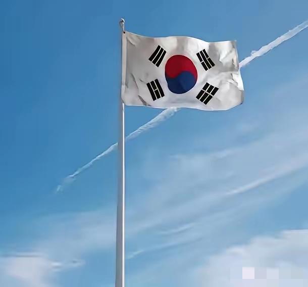 韩国也警惕起来了！
 
​韩国官方媒体突然曝出重磅消息，日本自卫队正在疯狂推进战