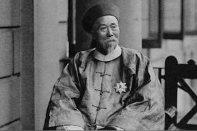 1901年，李鸿章咽气前，把4000万两白银、上万亩良田全部塞给子孙。这是什么概
