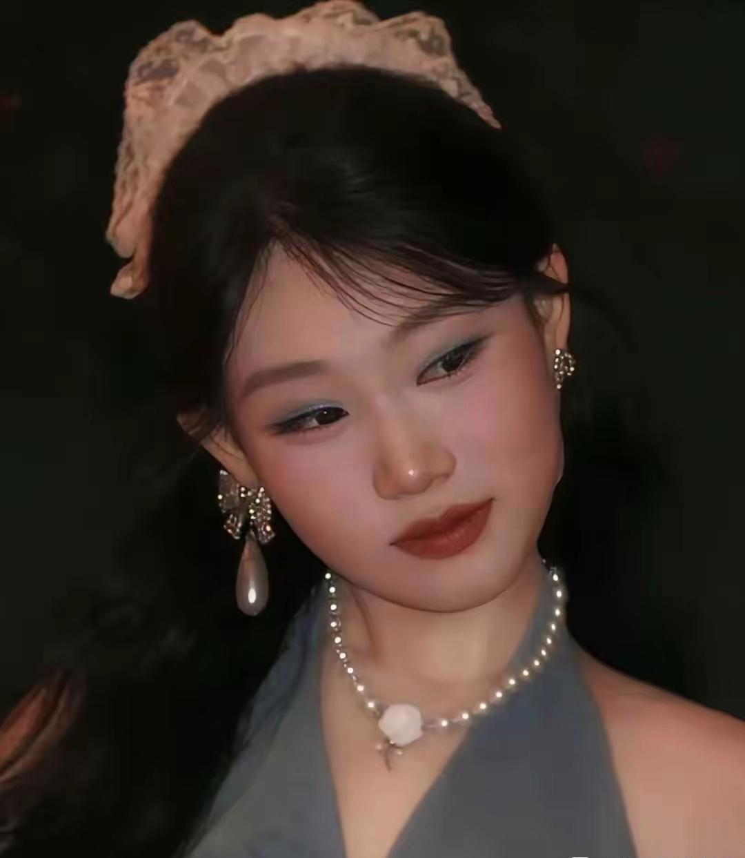 小沈阳费尽心思捧女儿沈佳润进演艺圈，但女儿实力不突出，圈内人不愿浪费资源。后来他
