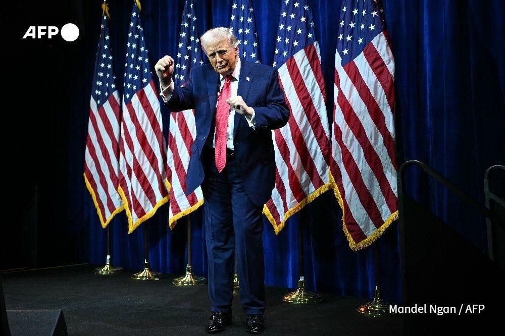 新闻快讯——白宫方面称，特朗普正就从北约盟友丹麦手中收购格陵兰岛探讨“多种方案”