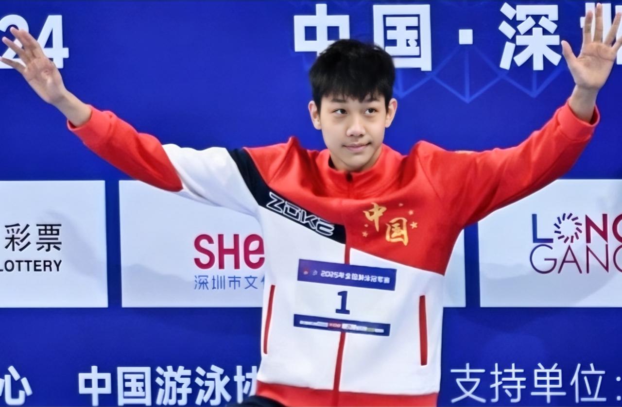 下一个孙杨？
全运会游泳男子400米自由泳决赛，18岁山东小将张展硕惊艳全场。