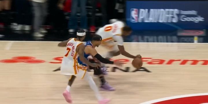 看似老鹰绝杀了尼克斯，实则库明加绝杀了勇士球迷和管理层的心，杀人诛心。后勇士时代