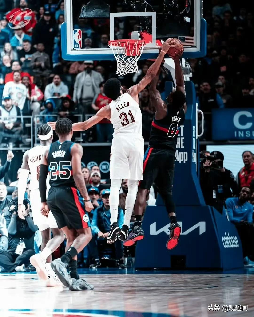 昨日比赛裁判报告出炉（最没用的东西[吐舌]）
最后时刻有四次错漏判，其中三次对骑