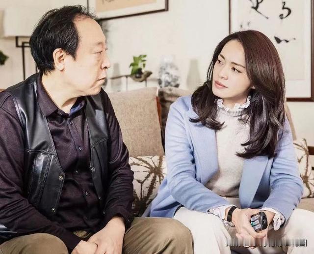 老人再婚是利大于弊？还是弊大于利？

我想，这个问题要分个体情况来权衡利弊，因人
