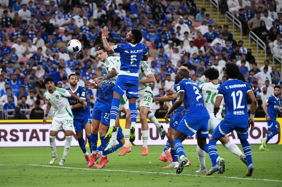 周一 001  利雅得新月 VS 吉达国民方向：胜比分：3-1   2-1 进球