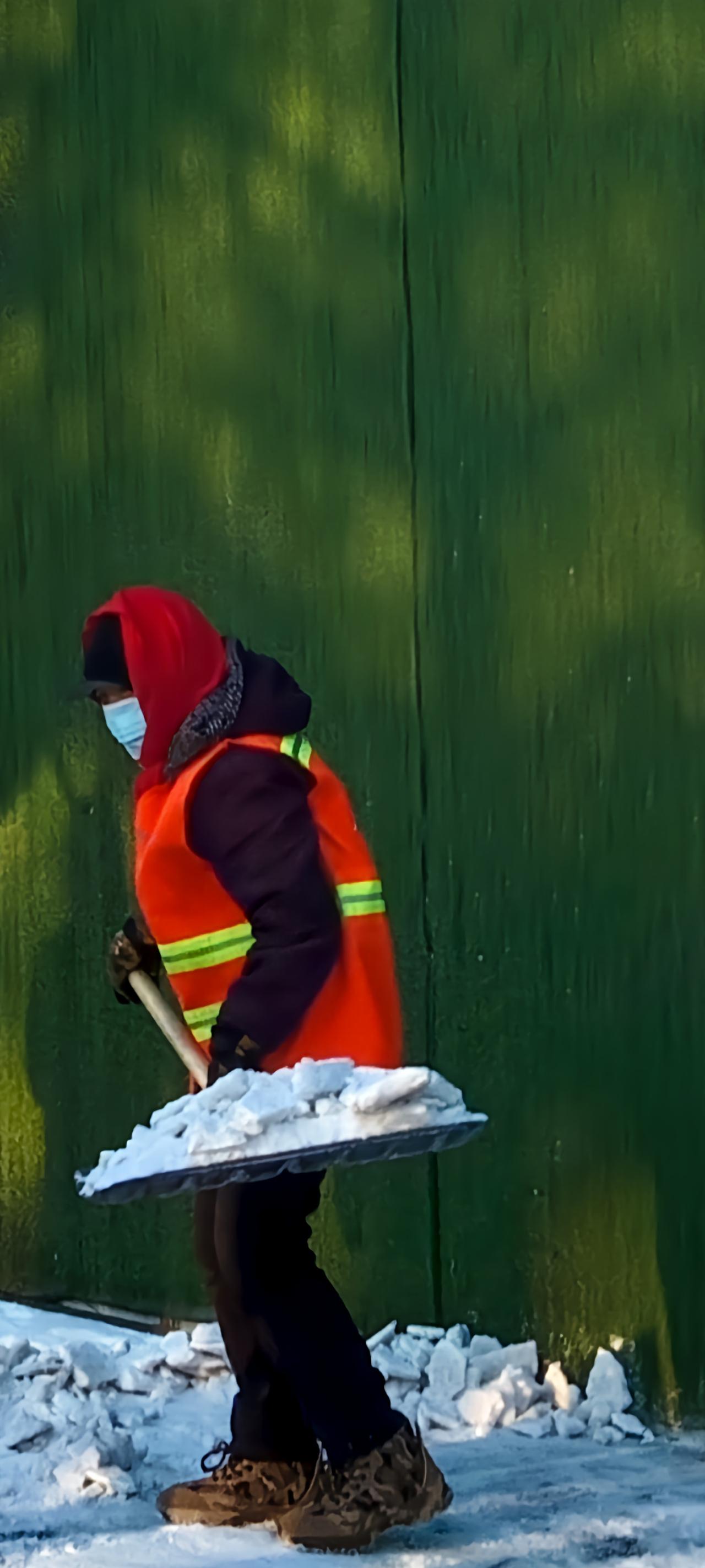 晒图笔记大赛天寒地冻，雪大路滑，清雪及时，同心同在[赞]