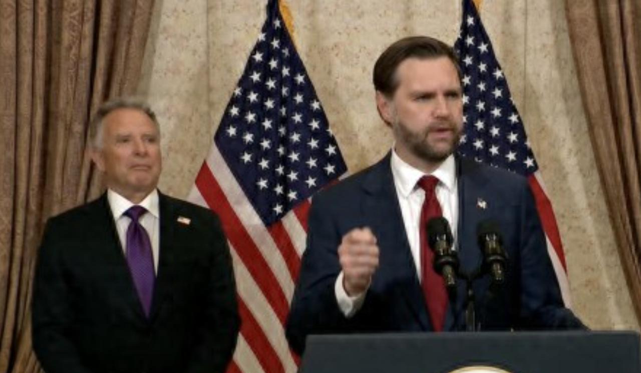 4月11日至12日，美国与伊朗在巴基斯坦伊斯兰堡举行高层会谈，谈判持续21 小时