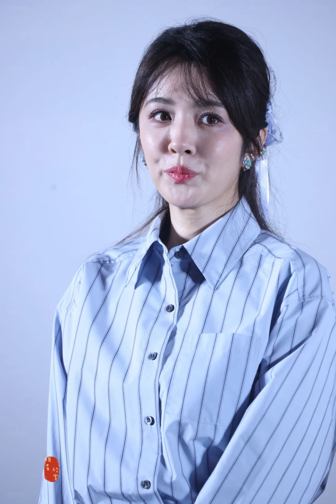 王晓晨主角路演生图，休闲风入夏