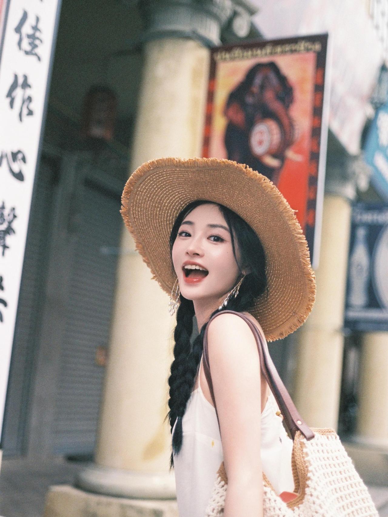 周洁琼画报，文艺风小姐姐！